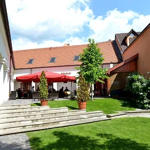 Servita Udvarhaz , Eger Węgry